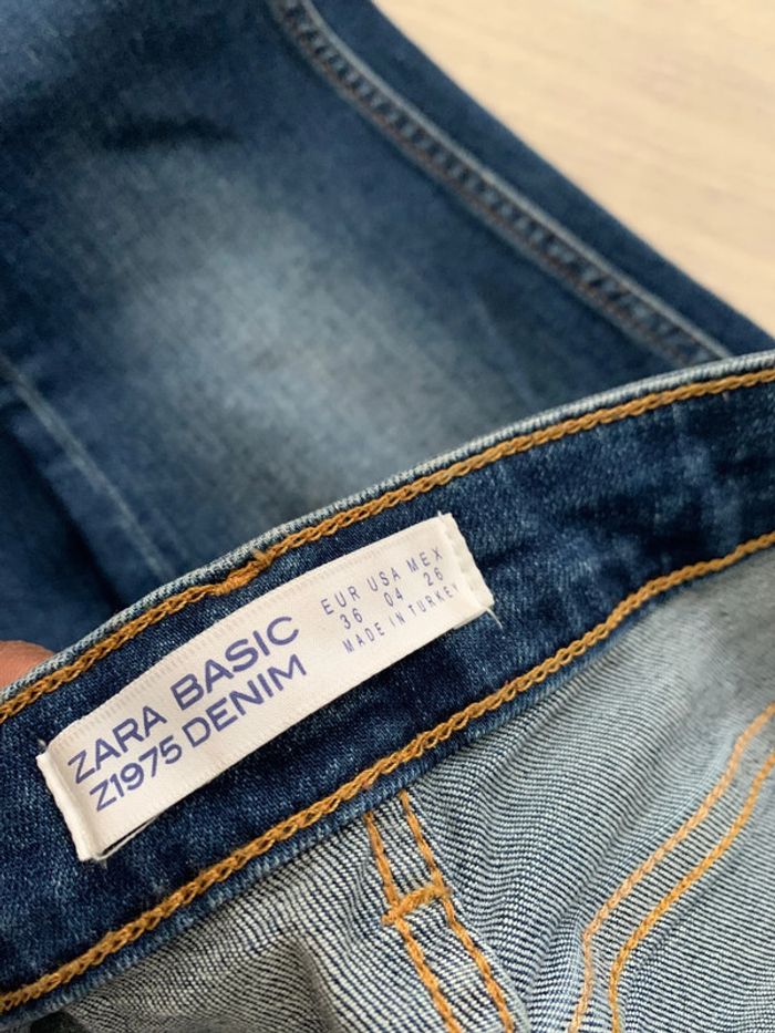 Jeans Zara fleurs - photo numéro 2