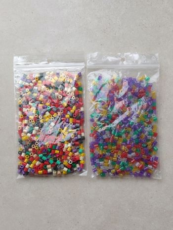 Lot perles Hama multicolores et paillettes