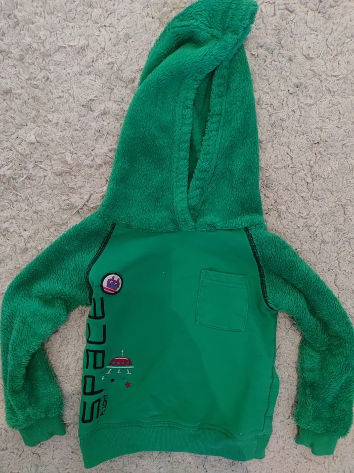 Sweat à capuche garçon 12- 24 mois