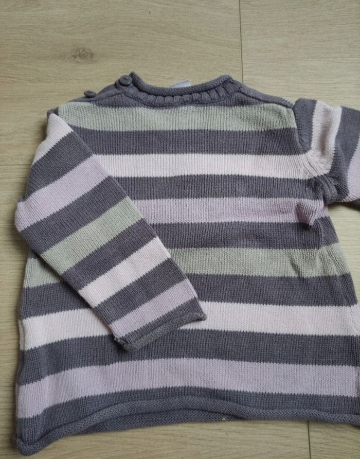 Pull Disney taille 12 mois - photo numéro 2