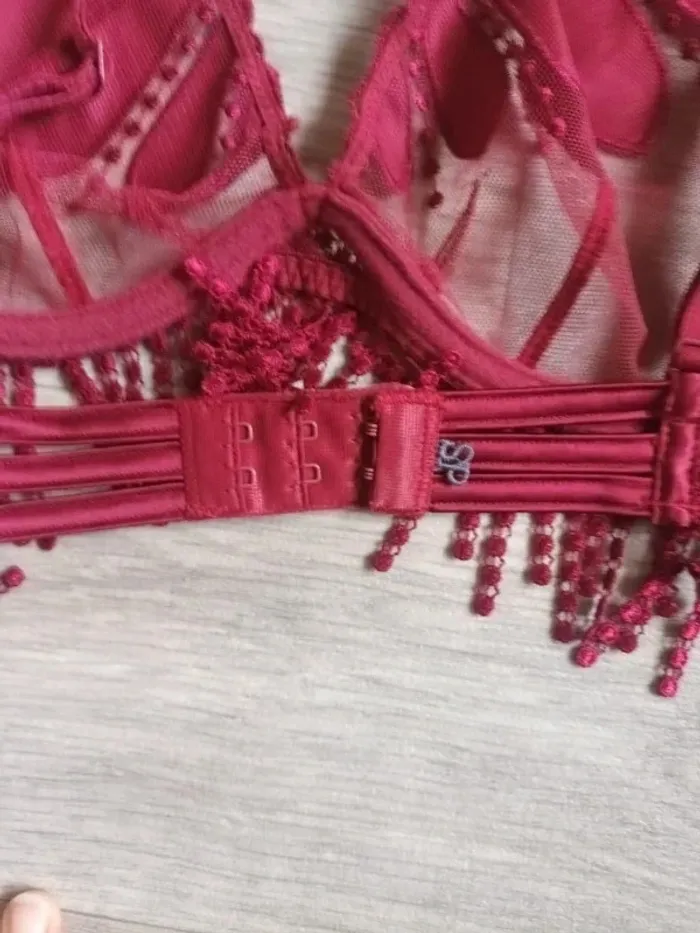 Soutien gorge simone Pérèle 85 B neuf avec armature grande qualité jamais porté - photo numéro 4