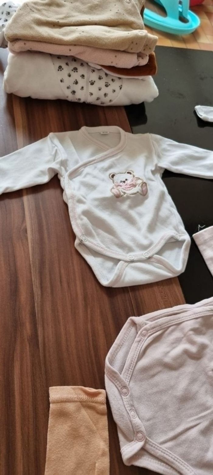Lot vêtements fille 1mois - photo numéro 4