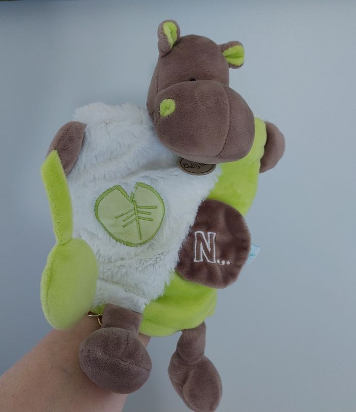 Doudou marionnette hippopotame Bazile