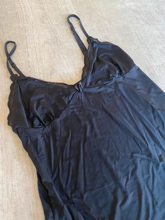 Nuisette noire satinée à bretelles fines - photo numéro 2