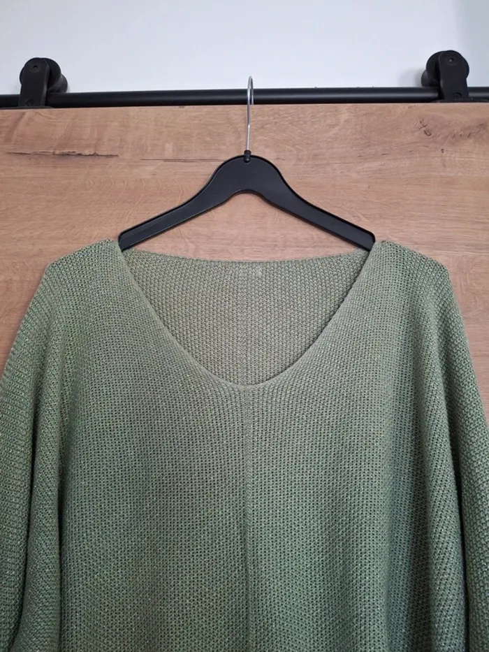 Pull léger manches 3/4 Made in Italy taille M
Très bon état - photo numéro 3