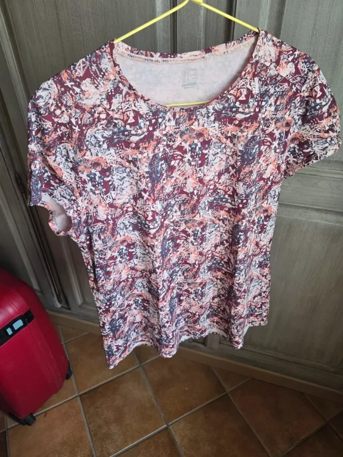T shirt fleurie et coloree decathlon taille L - photo numéro 4