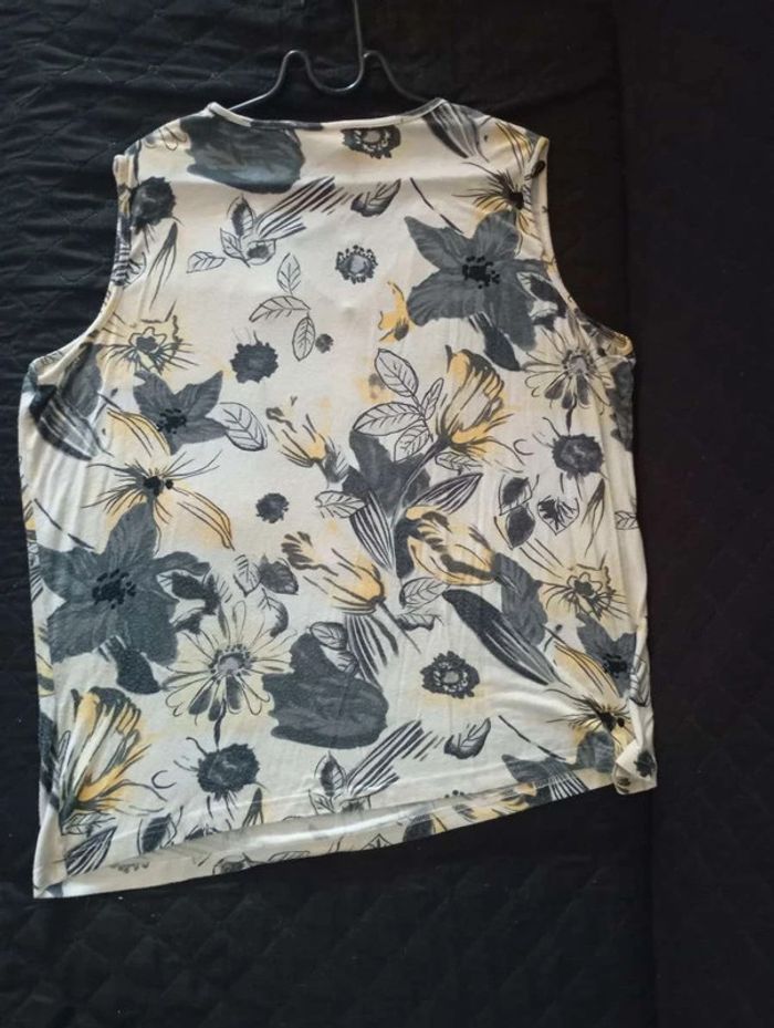 Débardeur fleurie taille 48 - photo numéro 3
