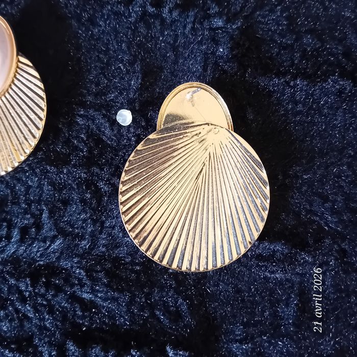 Faby27800 Boucles d'oreilles à clous - couleur : doré et nacré - - photo numéro 3