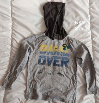 T-shirt à capuche nky 8 ans