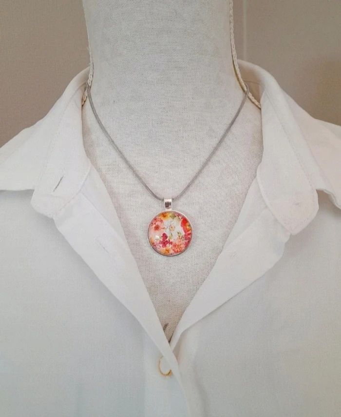Collier fleuri - photo numéro 2