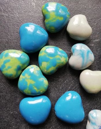 Lot de perles cœur en céramique