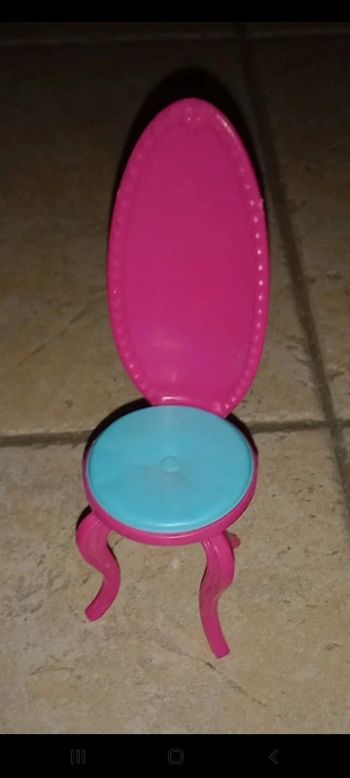 Chaise barbie.
