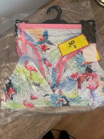 Jolie sous vêtements taille 14 ans ( 75A)