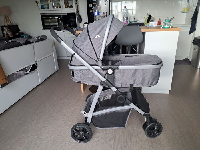 Poussette Bebeconfort 2 en 1 avec hamac convertible en nacelle