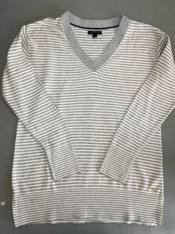 Pull Tommy Hilfiger rayé gris et blanc - photo numéro 7