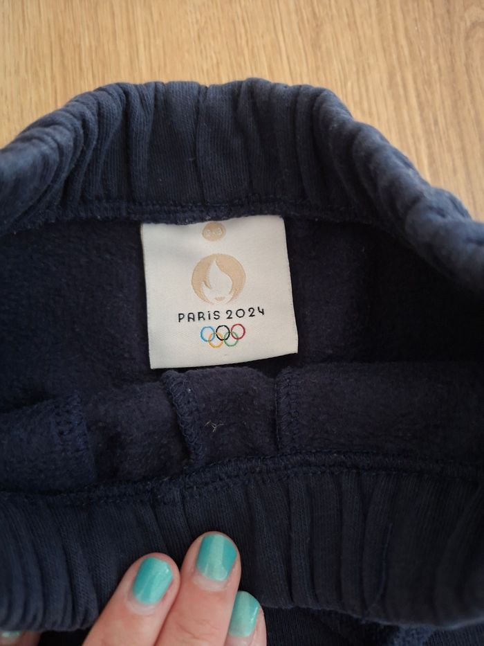 Survêtement paris 2024 2 3 ans - photo numéro 3