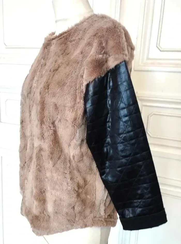 AccueilFemmesVêtementsSweats et sweats à capucheSweatsPulls col VMon dressing Pulls col V Dressing d - photo numéro 7