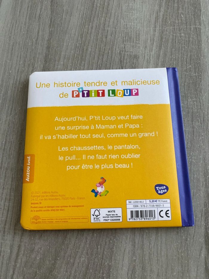 Livre p’tit loup s’habille tout seul - photo numéro 2