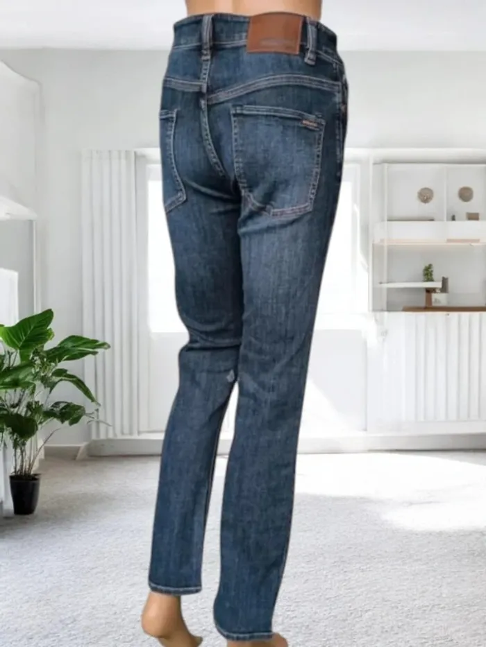 Jean Volcom ,coupe straight ,taille mi-haute ,texture stretch - photo numéro 4