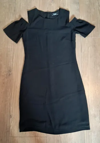 Robe sinequanone