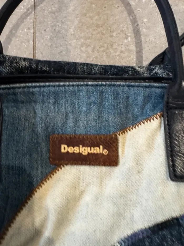 Sac fourre tout Desigual, 38x30cm, bon état - photo numéro 2