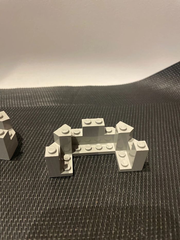Lego Castle lot 2 créneaux remparts gris clair 4x8x2 1/3 lego officiel - photo numéro 5