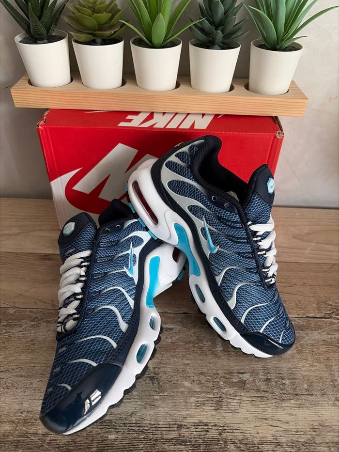Nike, TN, taille 34 bleu