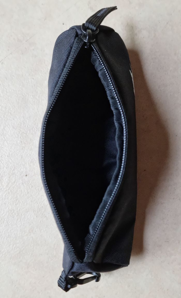 Trousse Nike Air + sac de rangement - photo numéro 7