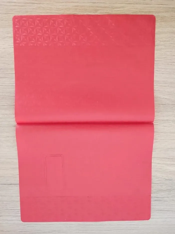 Lot 4 protège-cahier rouge noir jaune vert - 17x22cm - photo numéro 4