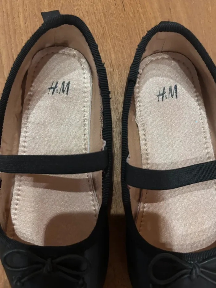 Ballerine noir H&M taille 27 - photo numéro 2