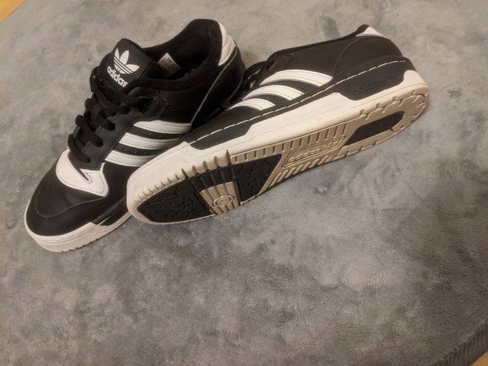 Baskets Adidas t39 - photo numéro 2