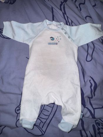 Pyjama bleu et blanc taille 1 mois