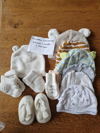 Lot vêtements naissance + 1 mois 