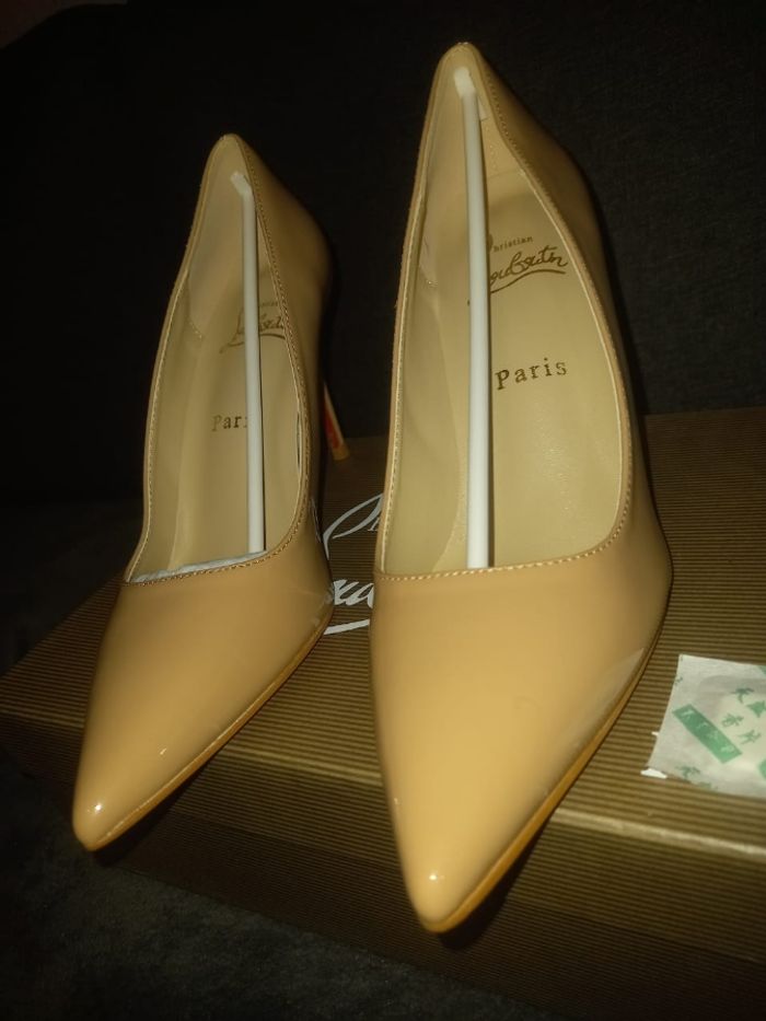Louboutin neuf - photo numéro 3