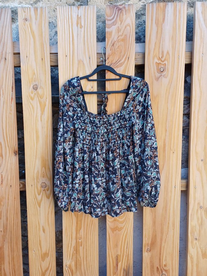 Jolie blouse originale à manches longue imprimé fleurs baroque Cache Cache