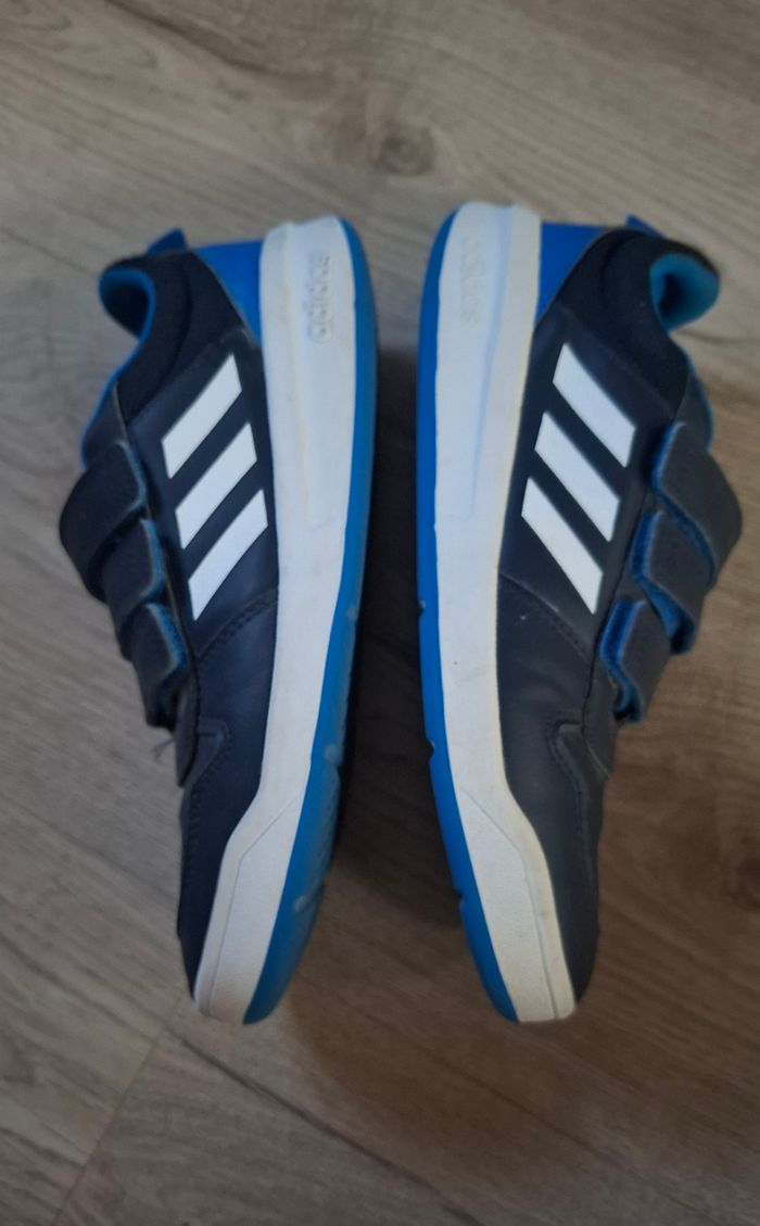 Basket Adidas T37,5 comme neuves - photo numéro 9