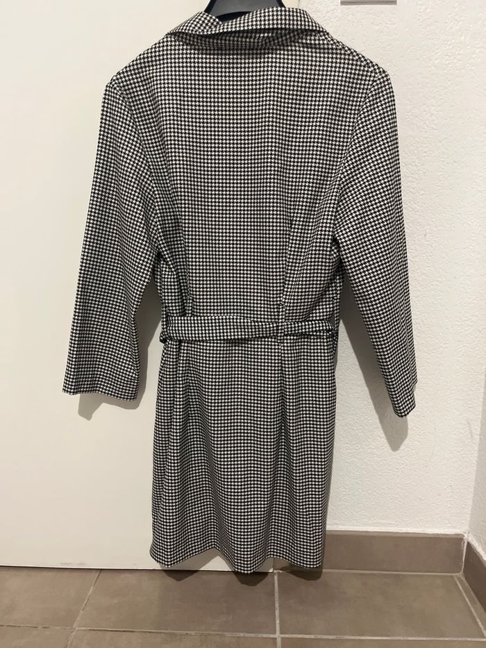 Robe noire et blanc - photo numéro 2