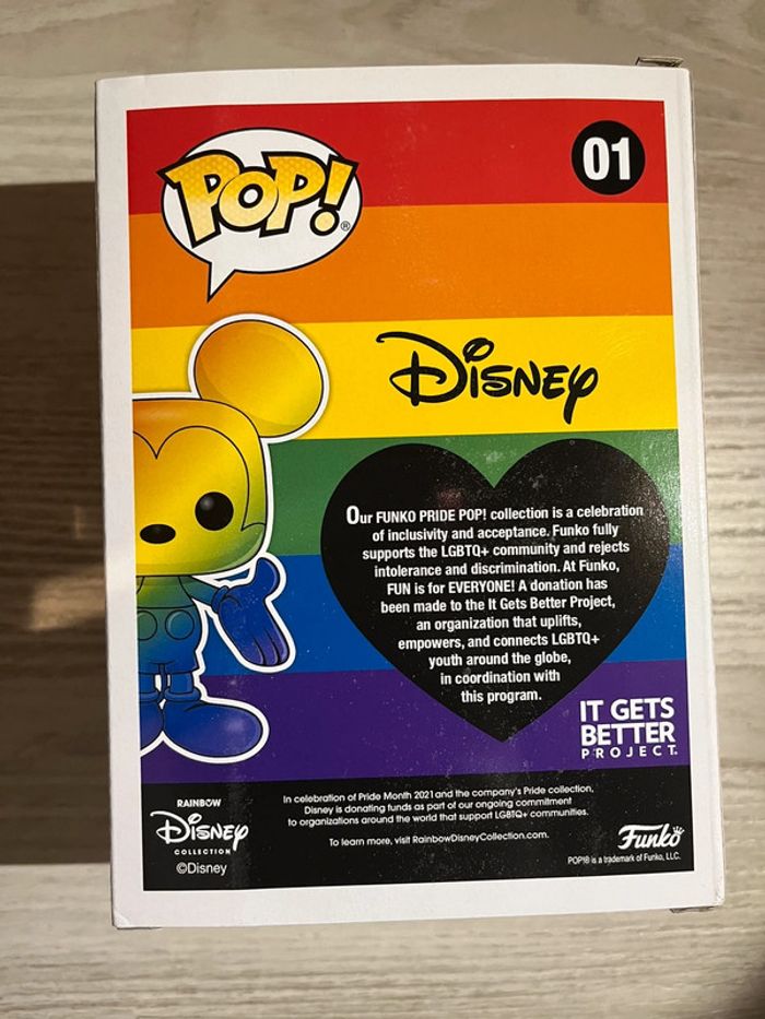 Funko Pop Mickey Mouse rainbow - photo numéro 3