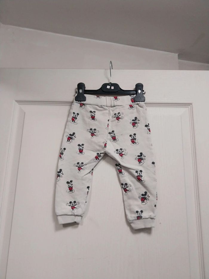 Pantalon Mickey disney baby c&a 18 mois - photo numéro 2