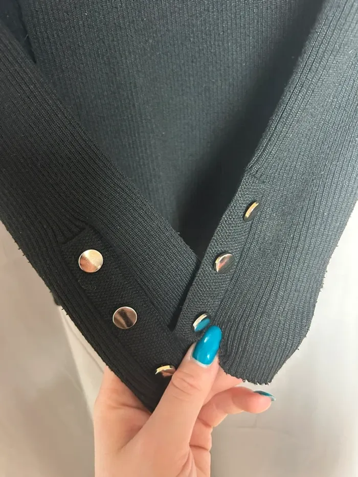 Pull noir - photo numéro 2