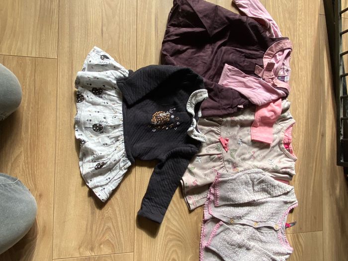 Lot vêtements 6 mois - photo numéro 4