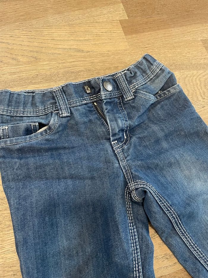 Jeans 4 ans garçon très bon état - photo numéro 2
