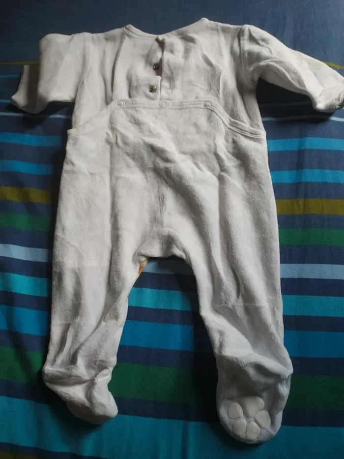 Pyjama 3 mois - photo numéro 2
