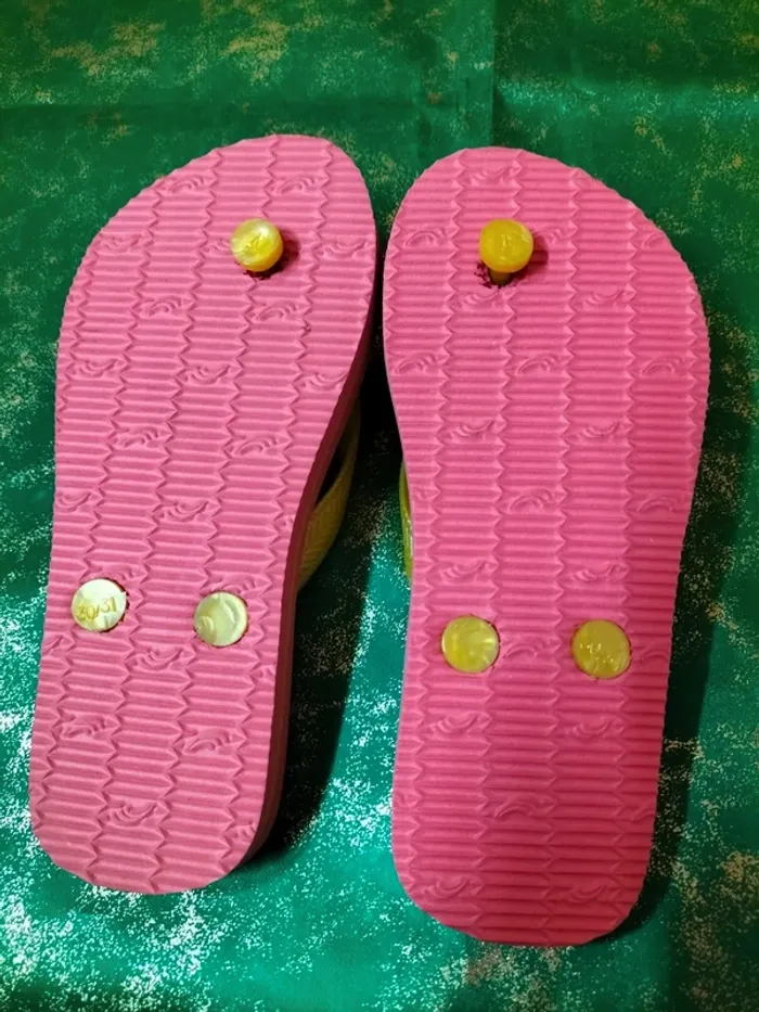 Tongs neuves - photo numéro 4