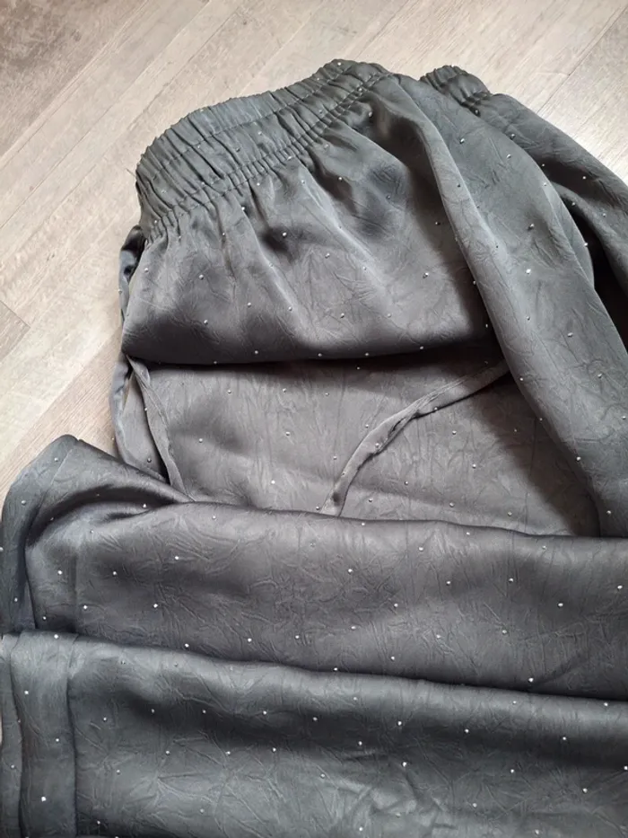 Pantalon palazzo strass gris satin - photo numéro 2