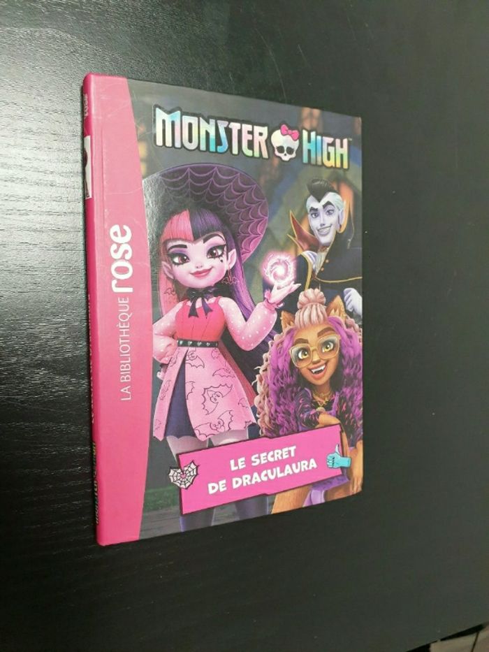 Livre Monster High 2 "Le secret de Draculaura"