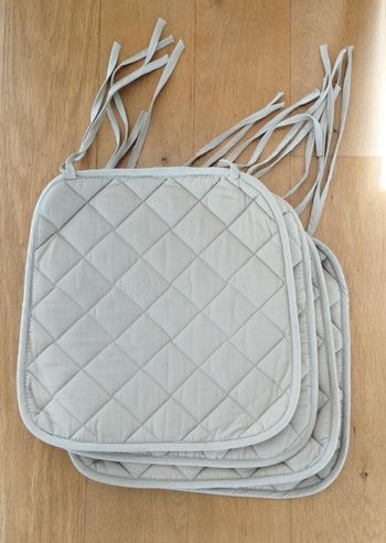 4 galettes de chaise IKEA beige gris