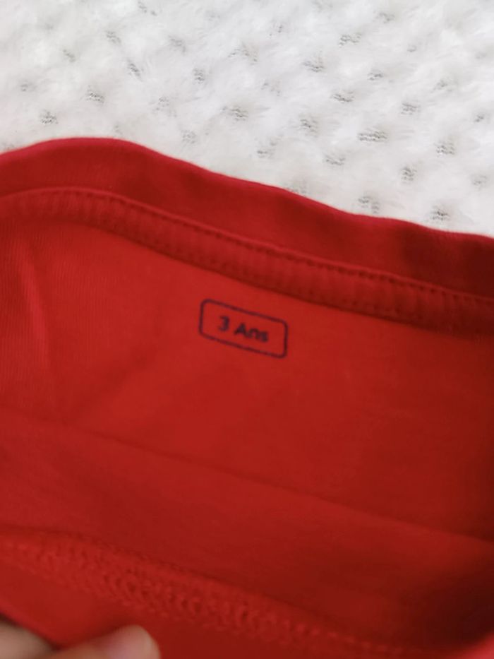 T-shirt Rouge Manches Longues – 3 Ans - photo numéro 2