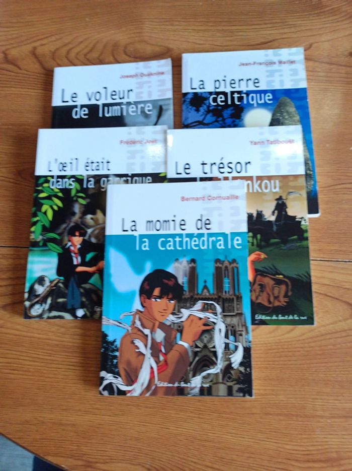 Lot de 5 livres collection detestivarium neufs