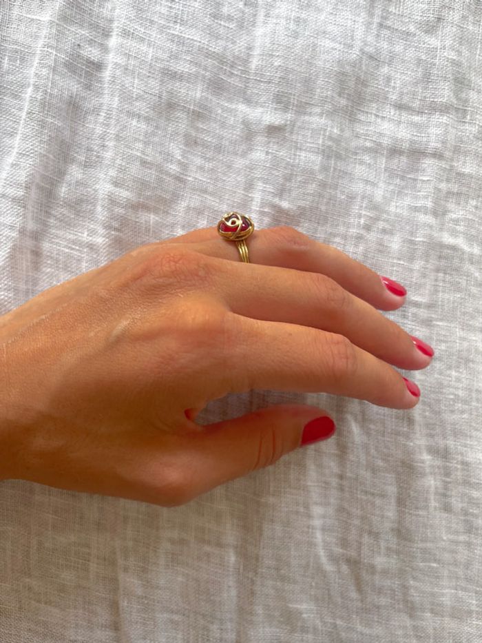 Bague doré et pierre rouge fait main - photo numéro 2